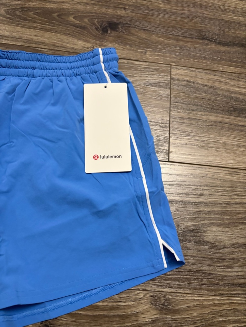 NWT Lululemon Court Rival High-Rise Short 3" (Pool Party/White) Size 12 - Picture 5 of 8